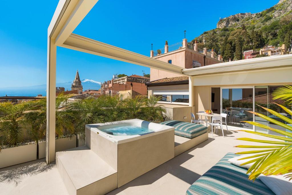 Taormina Infinity Suites photo 3