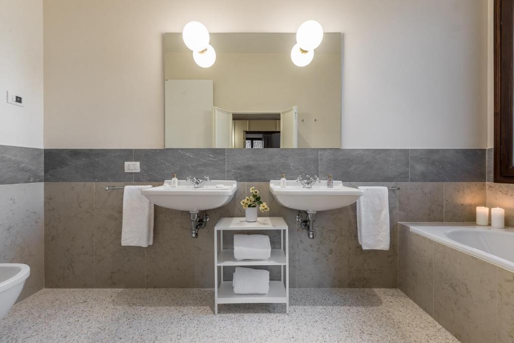 Sartor Apartment with Canal View and Private Court photo 3