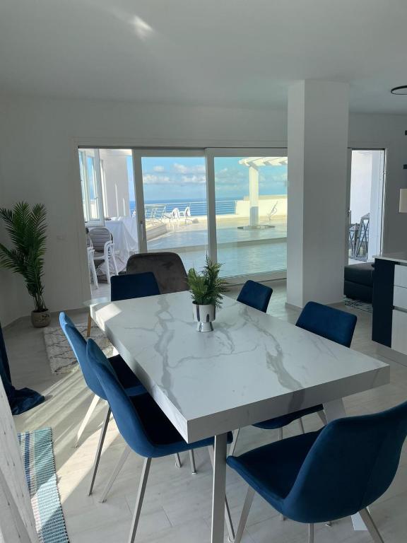 Sapphire Penthouse — photo 1