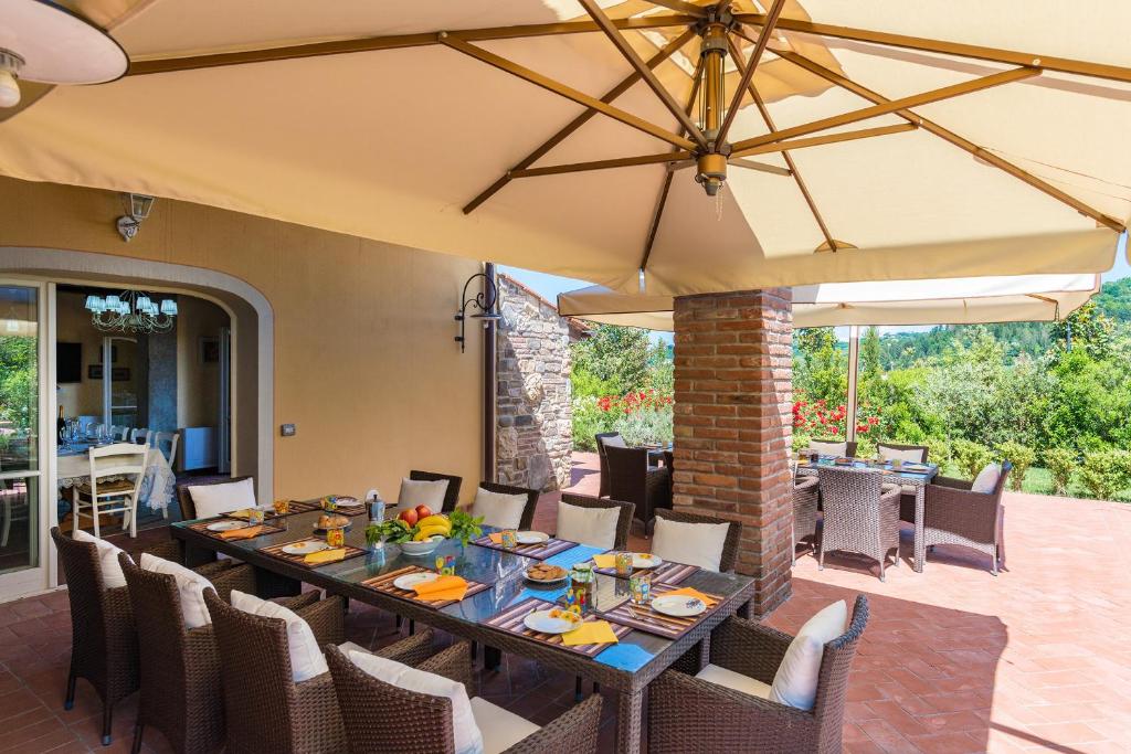 Luxury Villa in Tuscany with Pool near Pisa and Florence - Ten Bedrooms 20 pl photo 2