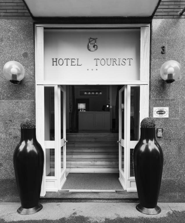 Hotel Tourist — photo 1