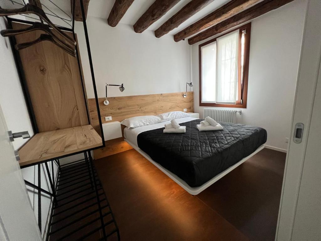 Venice Luxury Suite - Private Jacuzzi and Design photo 2