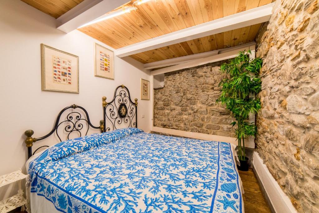 The Vernazza Main Plaza - Rooms & Suites photo 3