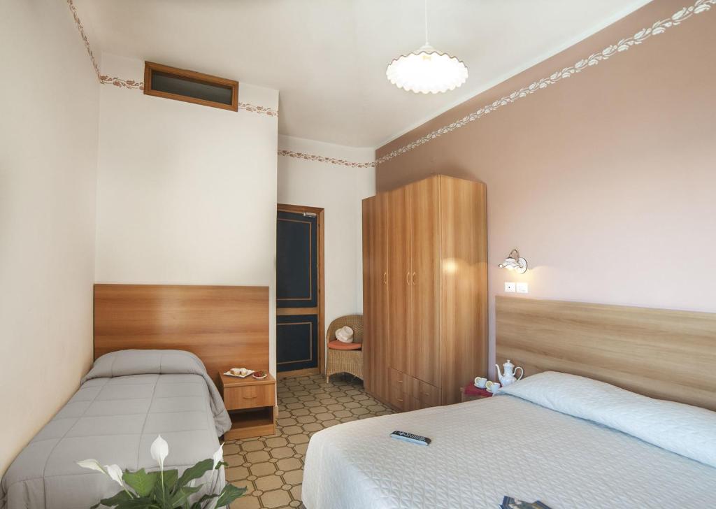 Hotel Royal photo 2