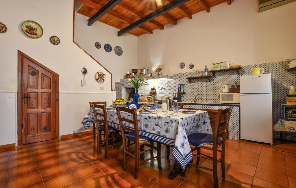 3 Bedroom Pet Friendly Home In Trappeto photo 3