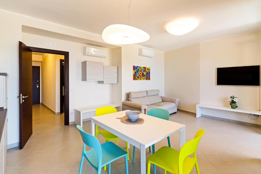 GuestHost - Calipso Seaview Flat with Private Parking — photo 1