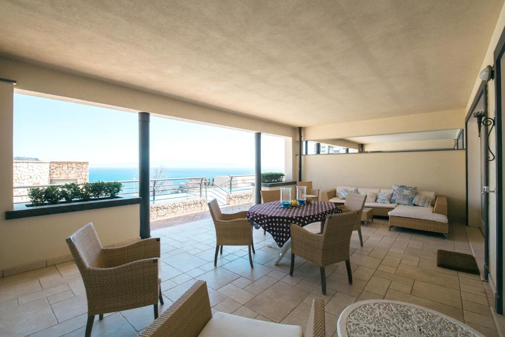 Taormina Chic Apartment photo 2