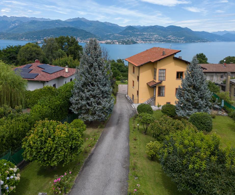 Casa Lilla - Lakeview Large Apartments With Garden Above Stresa — photo 1