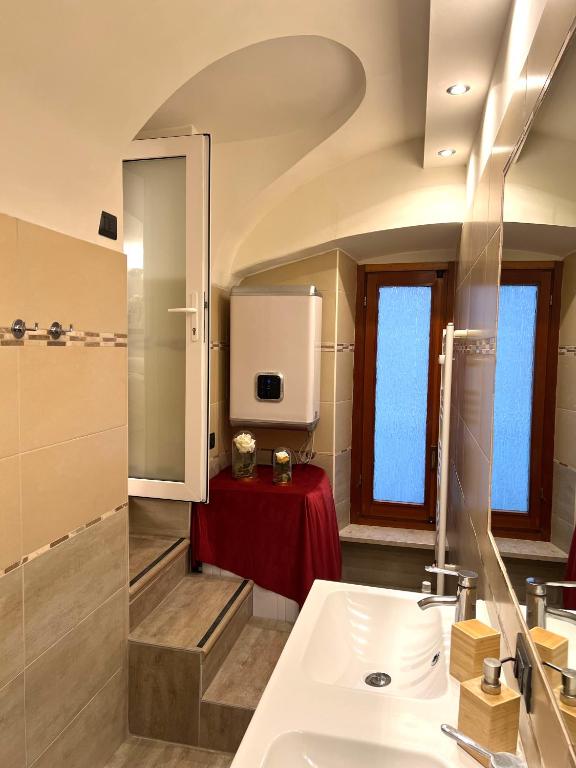 17th Century Vaulted Suite photo 3
