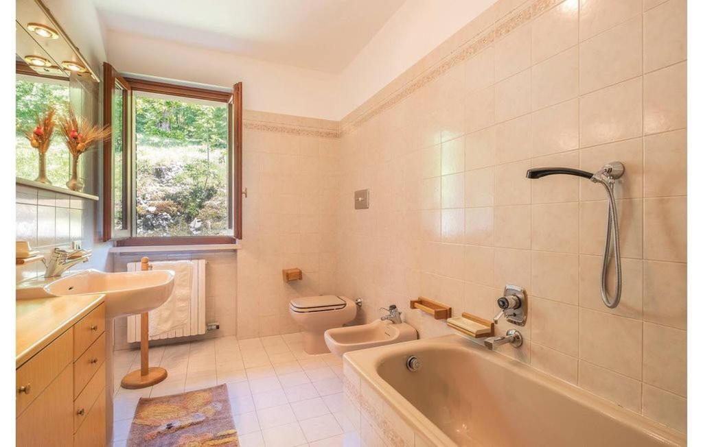sunny villa apartment photo 3
