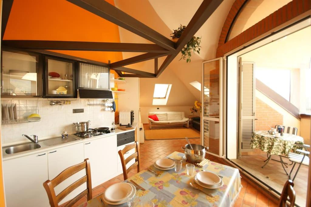 Sinfonia Mimosa central 2-room-flat — photo 1