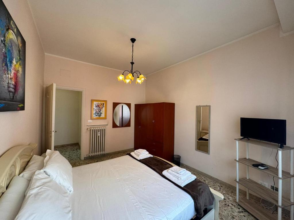 Vintage Comfort Steps from Vatican photo 2