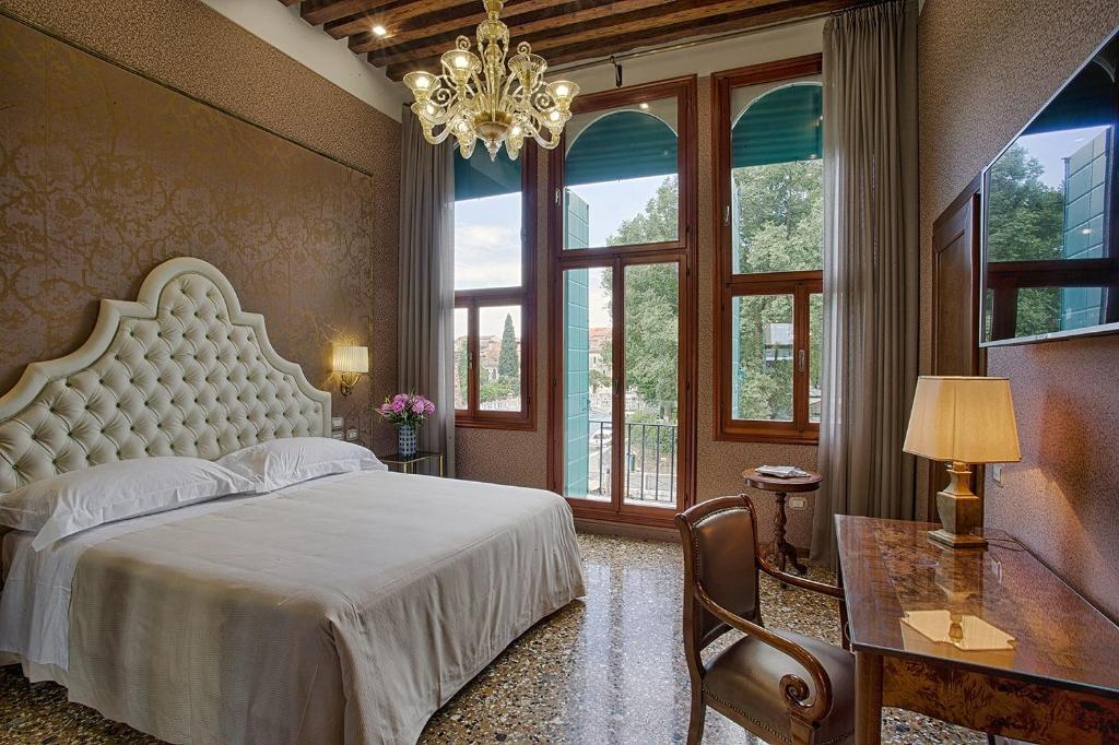 Hotel Santa Chiara photo 2