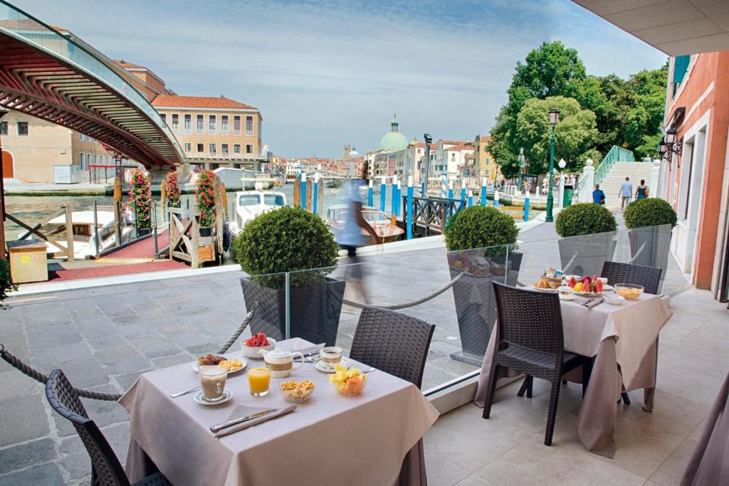 Hotel Santa Chiara photo 3