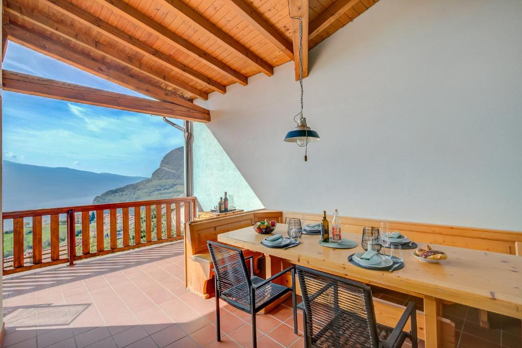 Balcone sul Lago - Happy Rentals photo 2