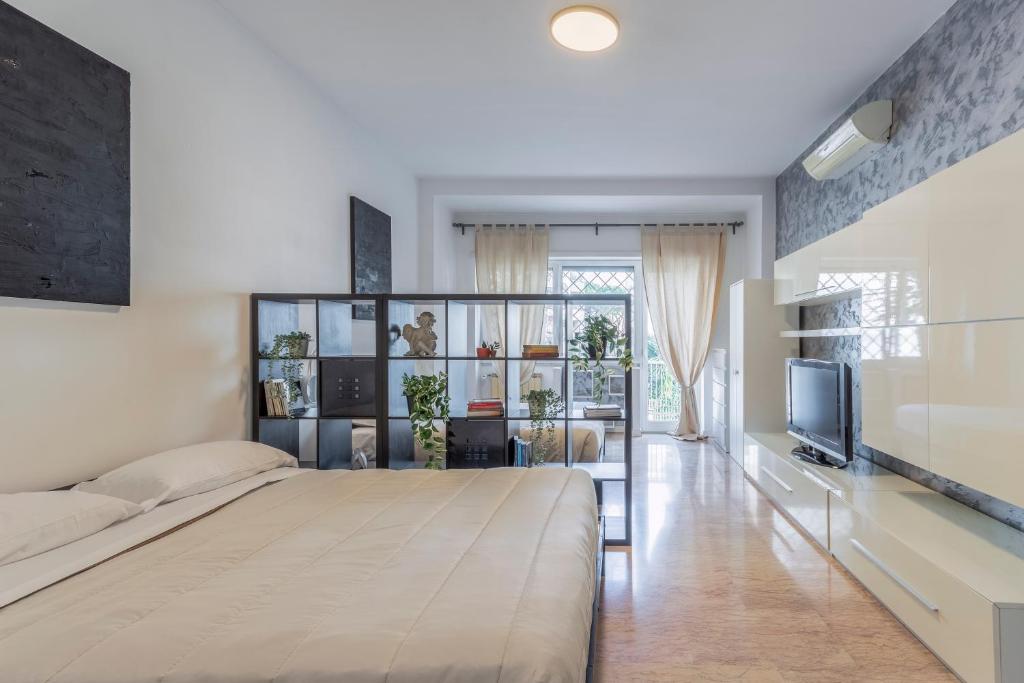 Family Art Flat photo 2