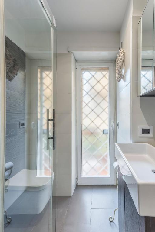 Family Art Flat photo 3