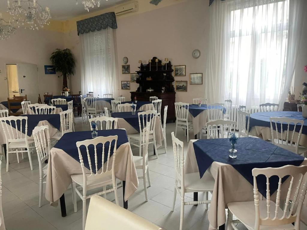 Viareggio rooms facing the sea photo 2
