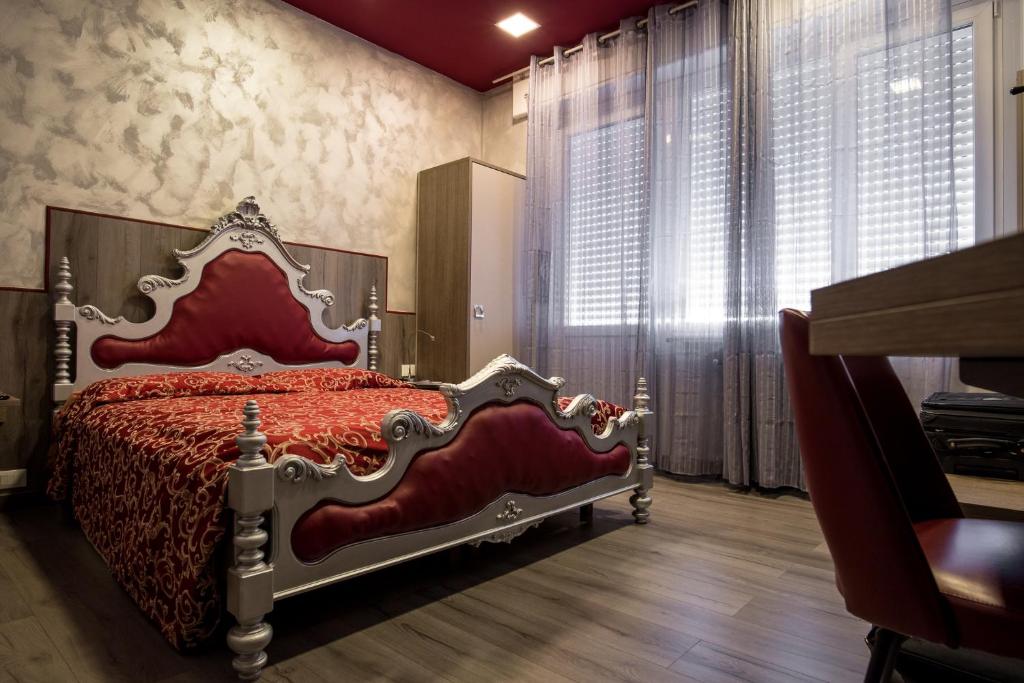 Hotel Royal photo 2