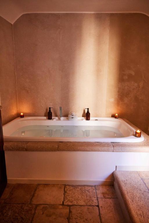 Dimora Storica a Trani con Terrazzo Jacuzzi x Dimora Storica a Trani con Terrazzo e Jacuzzi con 6 Posti Letto e Aria Condizionata photo 3