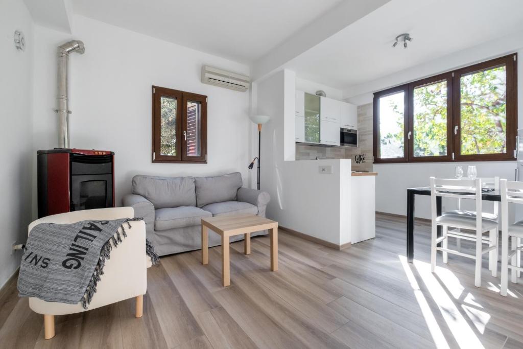 GuestHost - Scuole CEMM San Vito Apartment with parking — photo 1