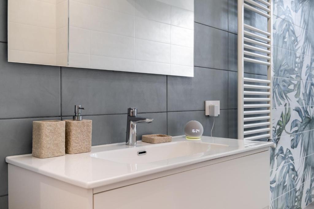 GuestHost - Scuole CEMM San Vito Apartment with parking photo 3