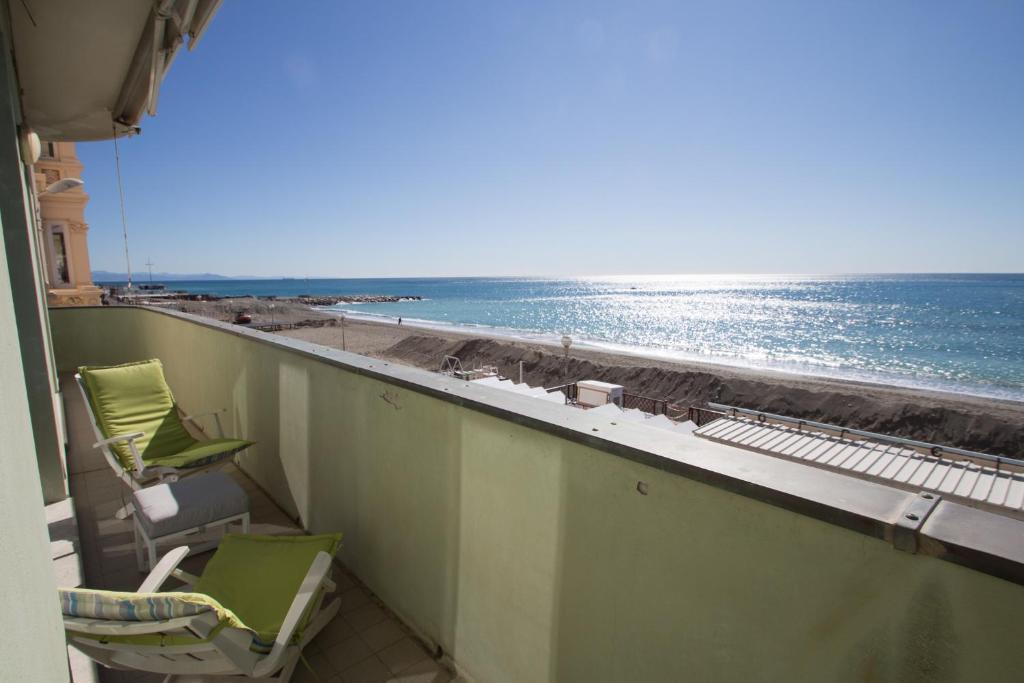 Splendido appartamento fronte mare con box doppio — photo 1