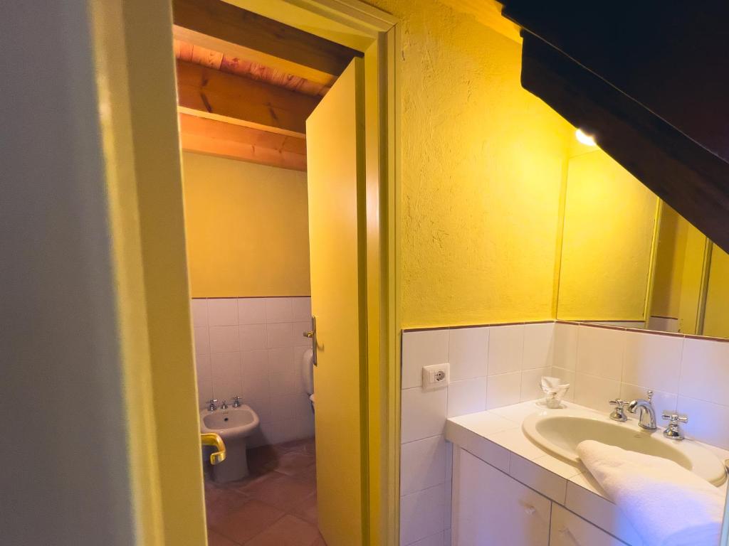Tenuta MonteOliveto - Romantic Cottage - Agriturismo nelle Langhe photo 3