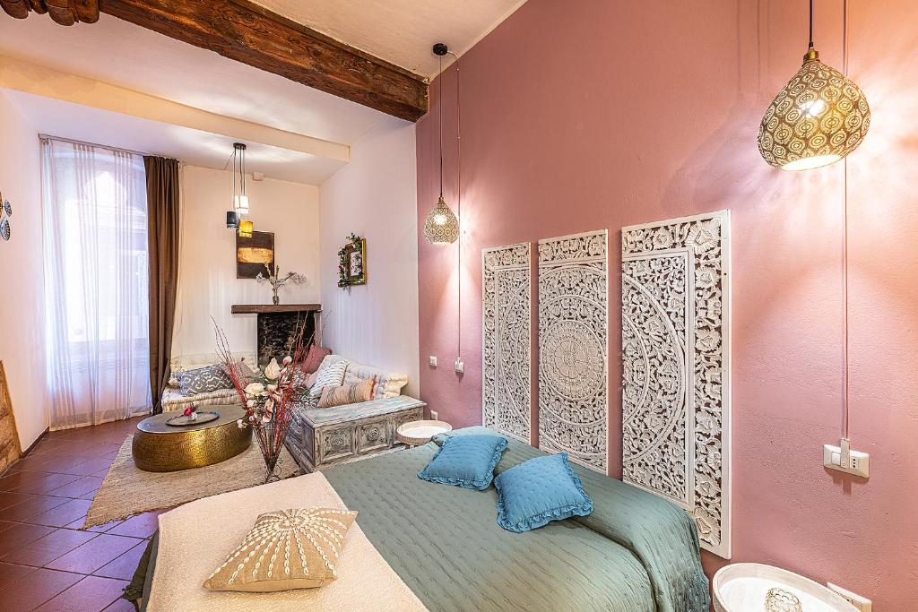 White & Gold Suite Verona photo 2