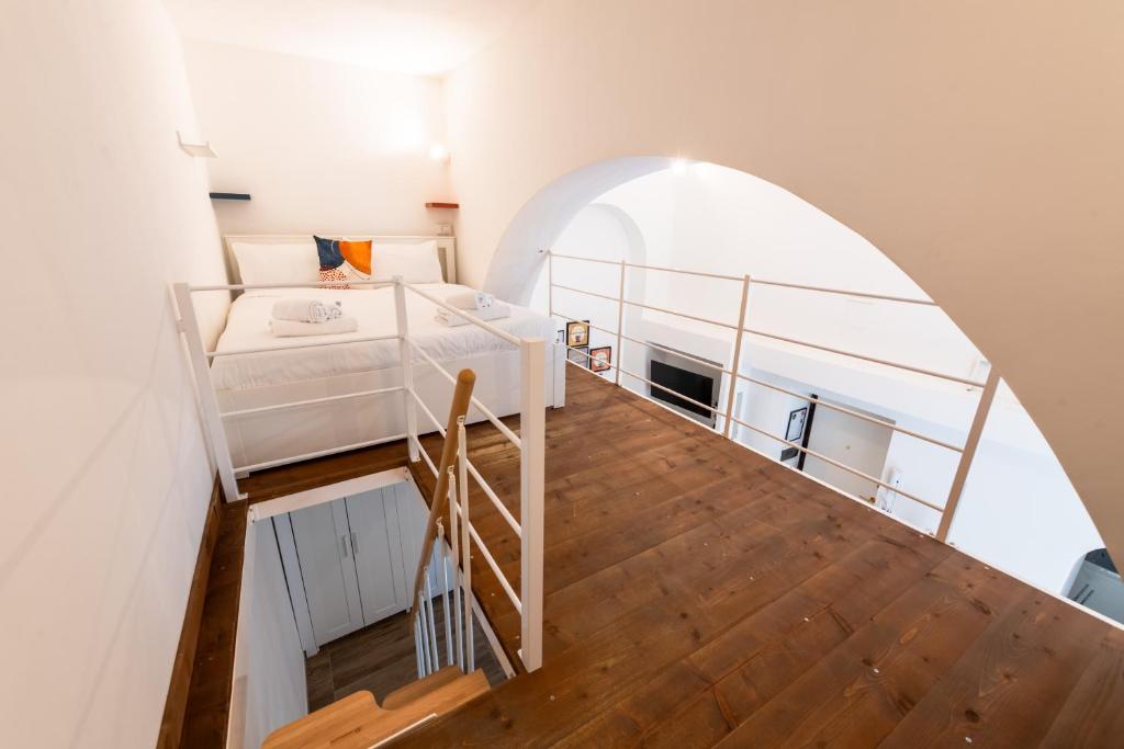 Archetto by the Vatican photo 2