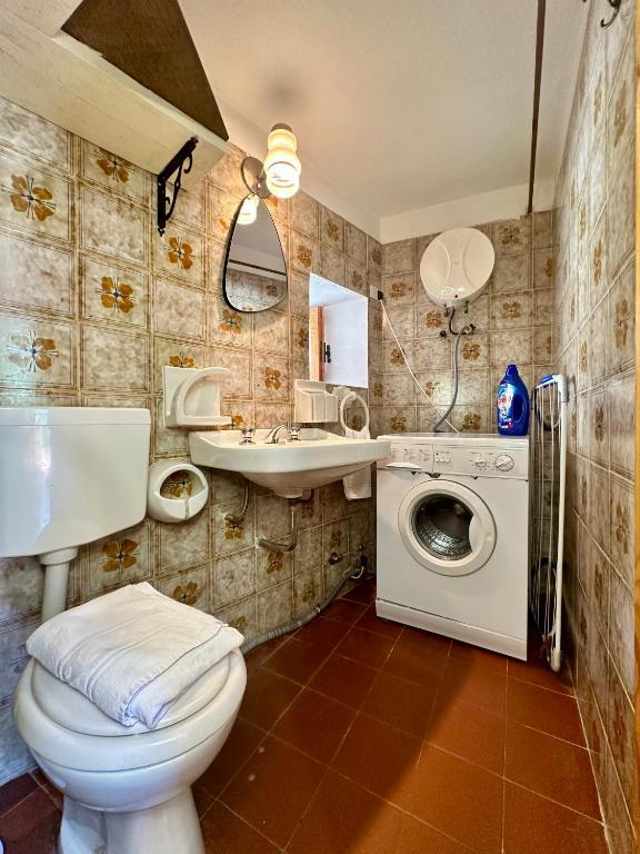 Cozy Three-Room Apartment with Mountain View & Parking - Ussin Chalet - Valtournenche photo 3