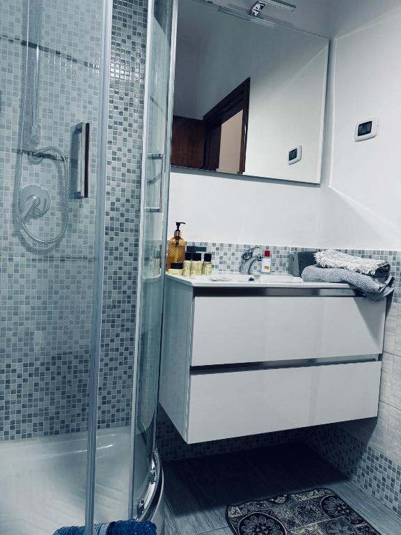small luxury torvajanica photo 3