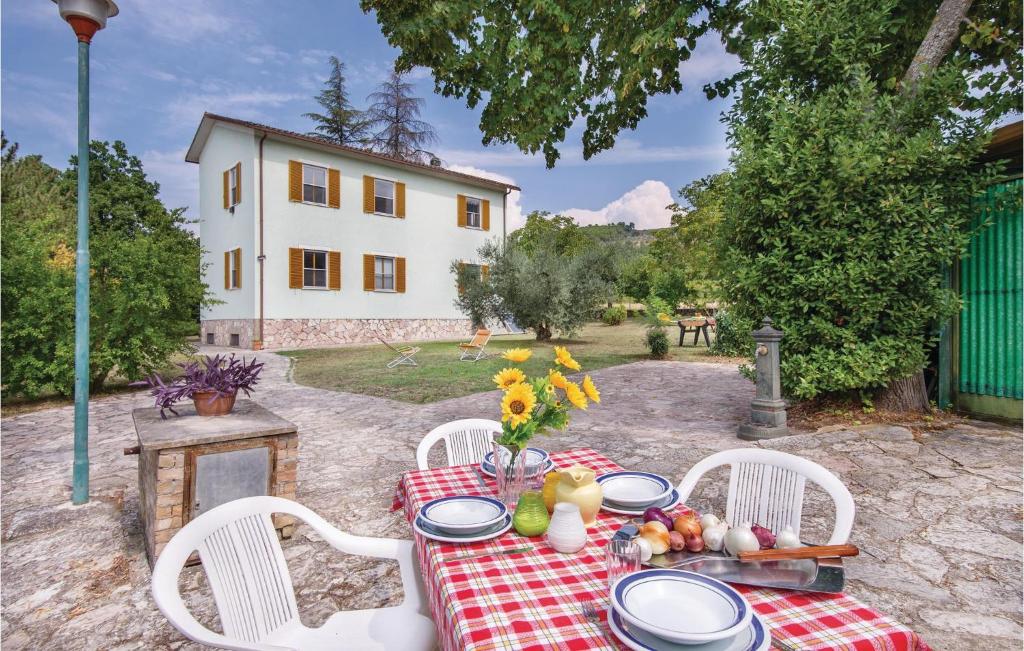 Amazing Home In Spoleto With Wifi — photo 1