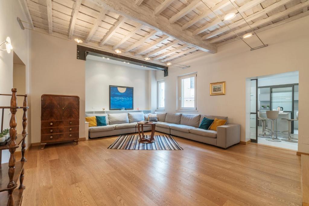 GuestHost - Piazza Navona Elegant Apartment — photo 1