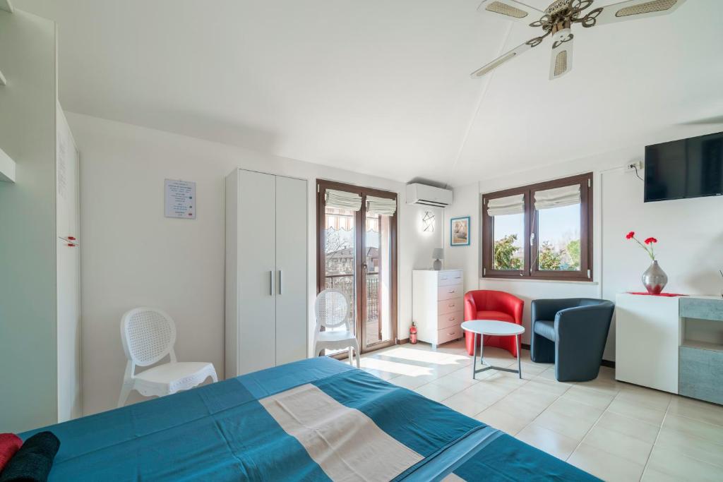 Casa Lugana 15 - Monolocale con piscina fronte lago photo 2