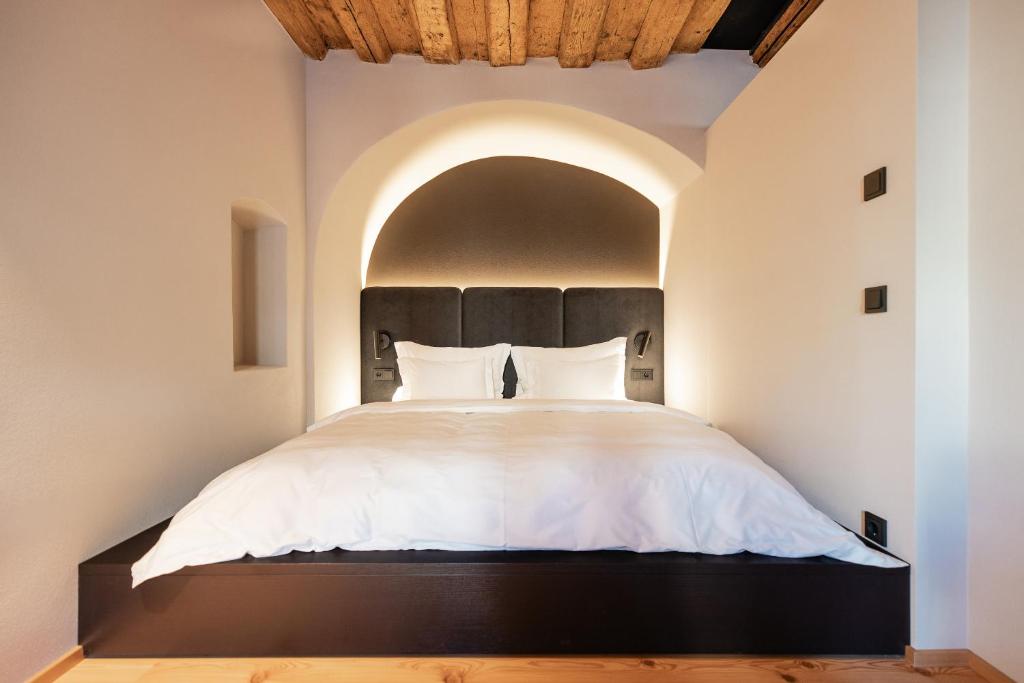 Schwarzer Adler - Concept Living photo 2