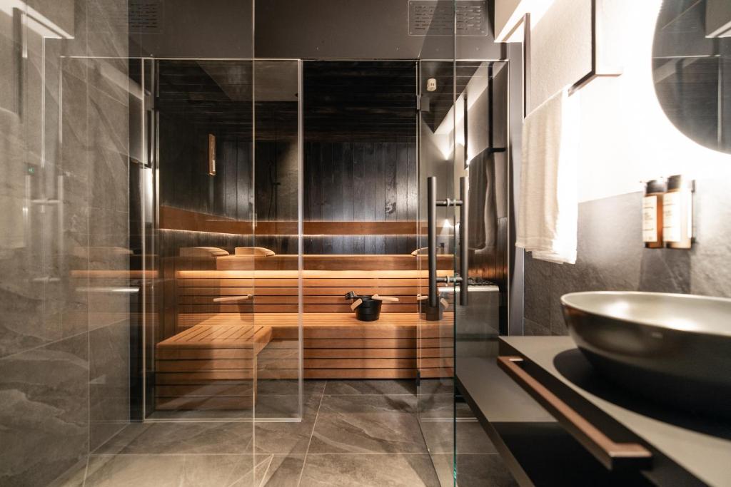 Schwarzer Adler - Concept Living photo 3