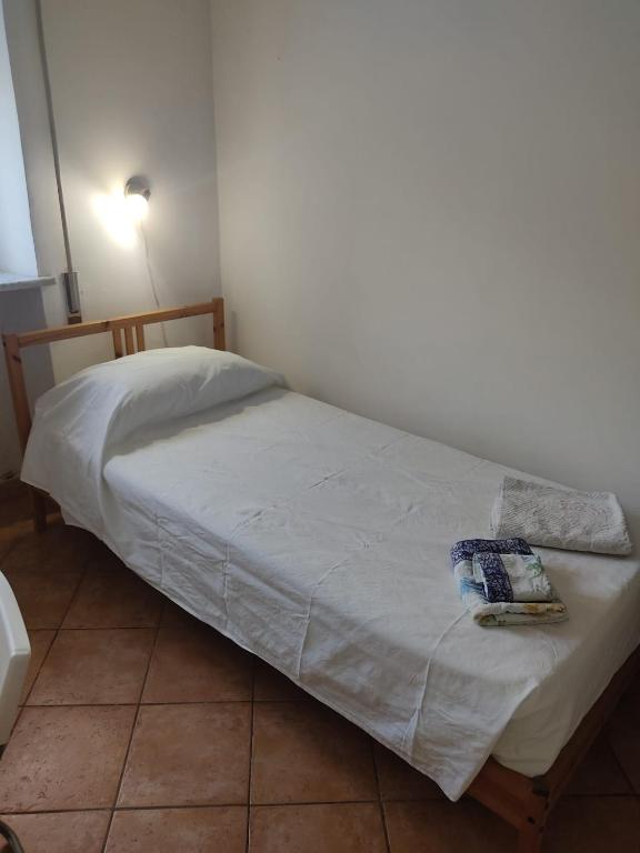 Stanza singola con bagno personale — photo 1