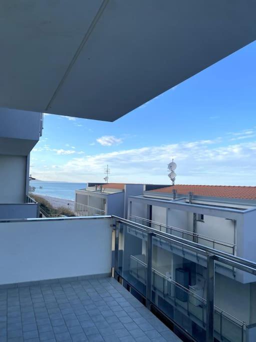 smeraldo sul mare con grande balcone — photo 1
