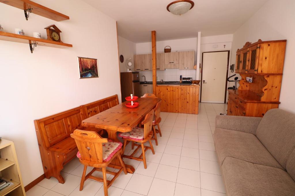 Sea view apartment 3 minutes walk to the beach photo 3