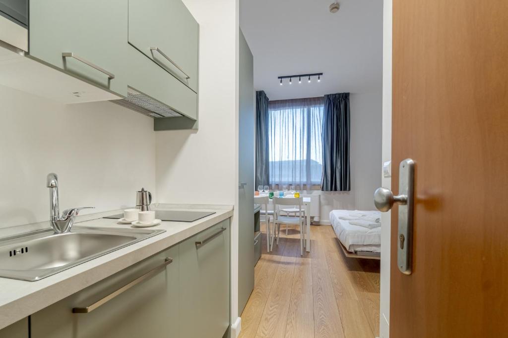 GuestHost - San Salvario & Porta Nuova Modern Mini Studio photo 3