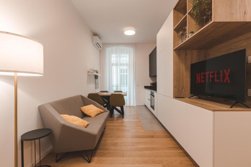 Stylish apartment in the center of Trieste - Central station - WIFI-Netflix — photo 1