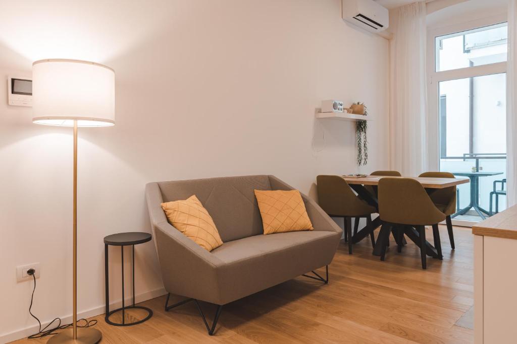 Stylish apartment in the center of Trieste - Central station - WIFI-Netflix photo 2