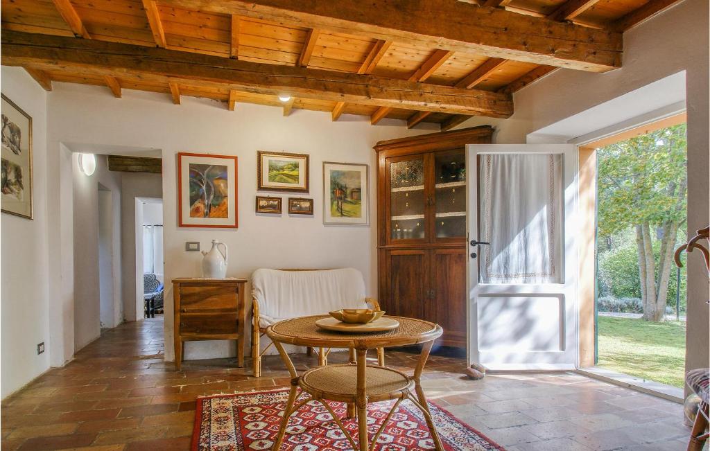 2 Bedroom Nice Home In Trebbiantico Di Pesaro photo 2