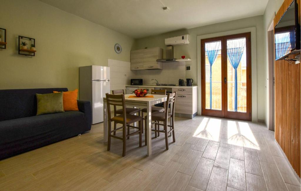 1 Bedroom Amazing Apartment In Trappeto photo 2