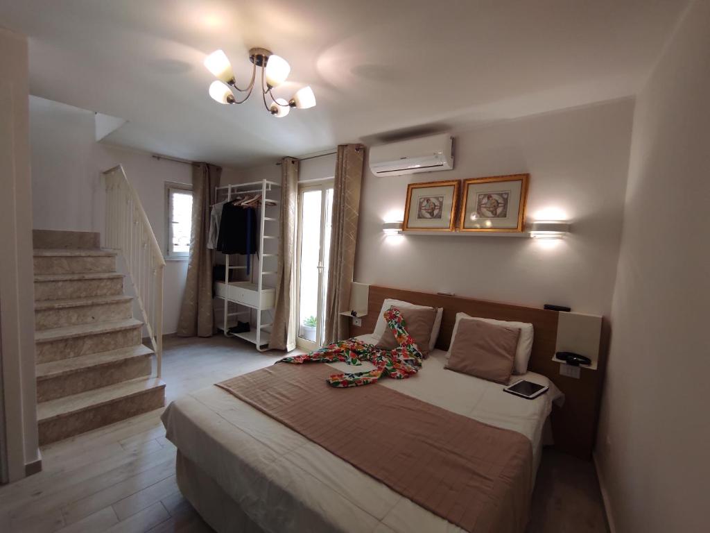 Taormina House photo 2