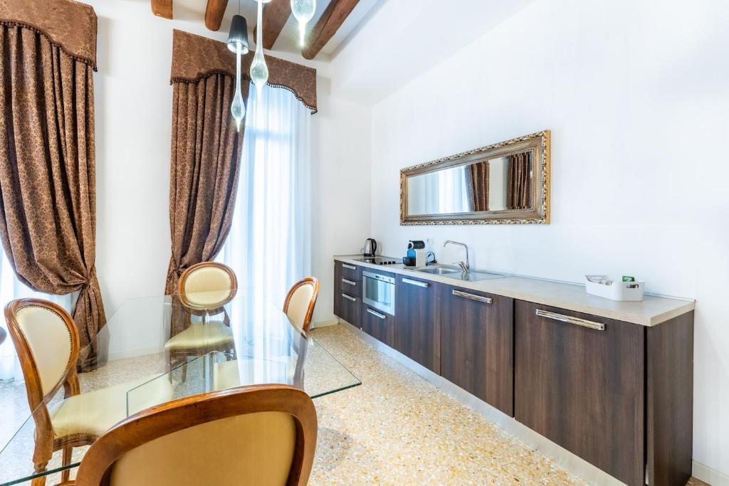 San Teodoro Palace - Luxury Apartments photo 3