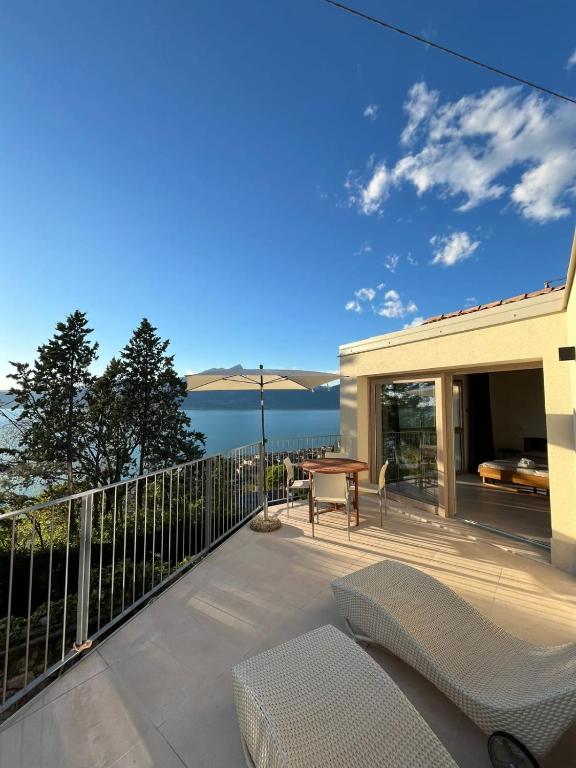 The View — photo 1