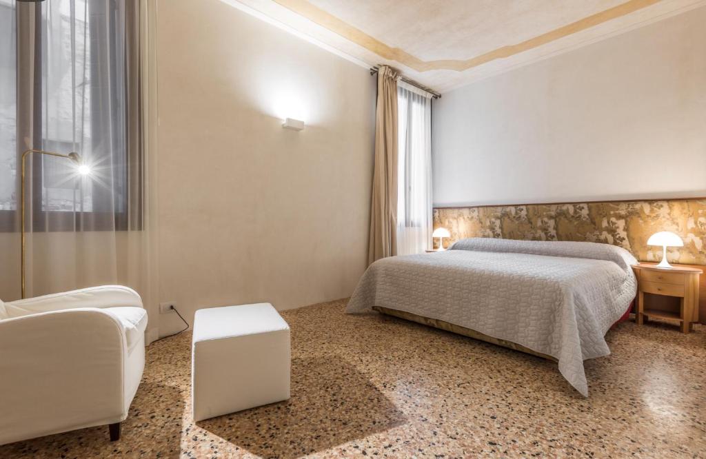 Scaleter - a fine luxury apartment in Palazzo with canal view photo 2
