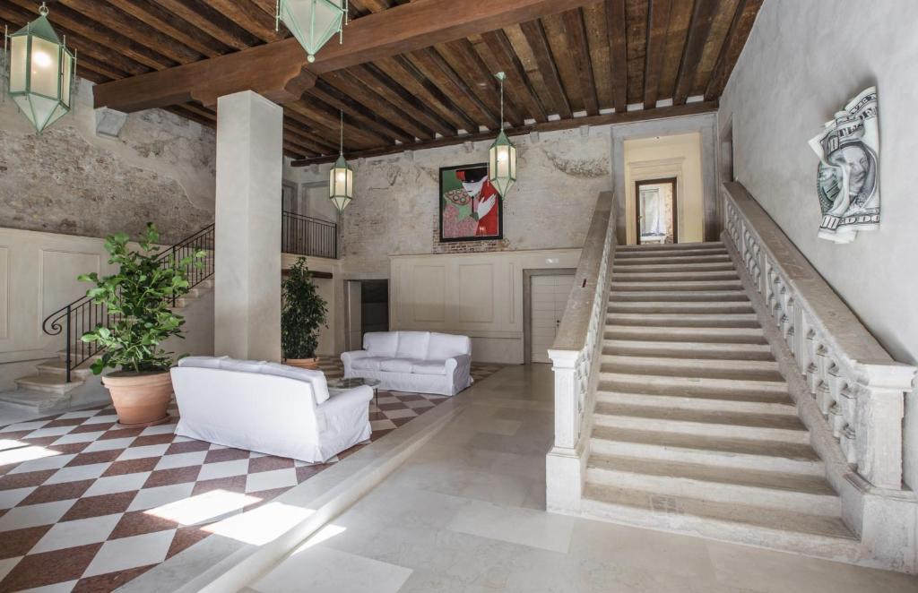Scaleter - a fine luxury apartment in Palazzo with canal view photo 3